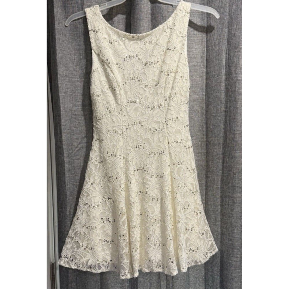 B. Darlin Off‎ White Lace & Sequined Dress Size 7/8 Zip Low Back Sleeveless EUC